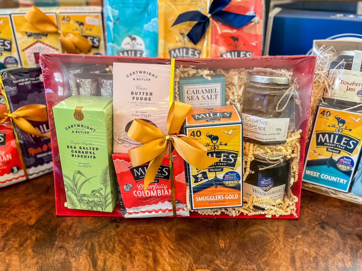 Christmas Gifts and Hampers